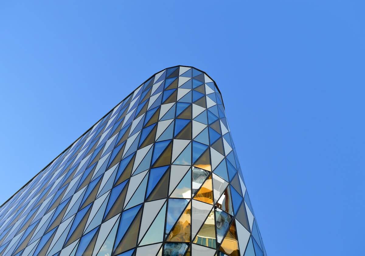 足球世界杯官网-15000名跑者从东方明珠启程，2026上海半程马拉松本周日开跑，吴向东、马瑞、李芷萱、许双双领衔出战